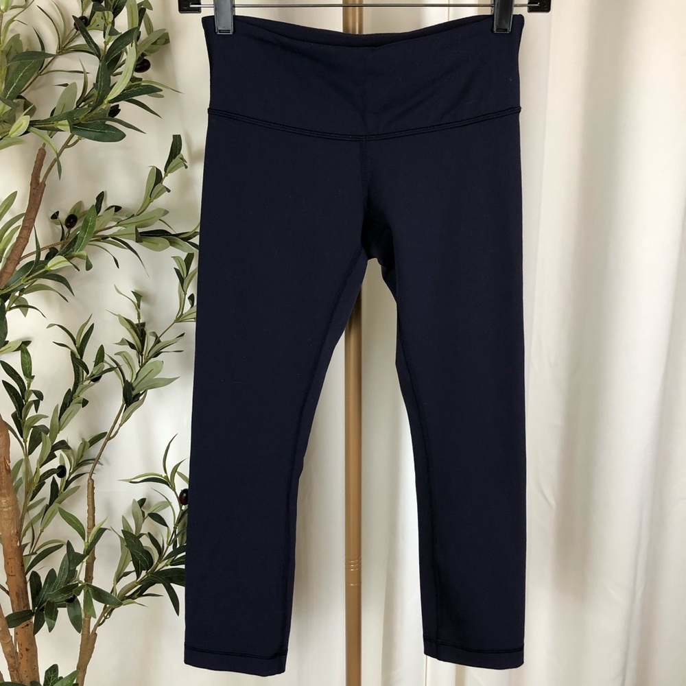 Lululemon Navy Cropped Leggings Sz 4 (A2)